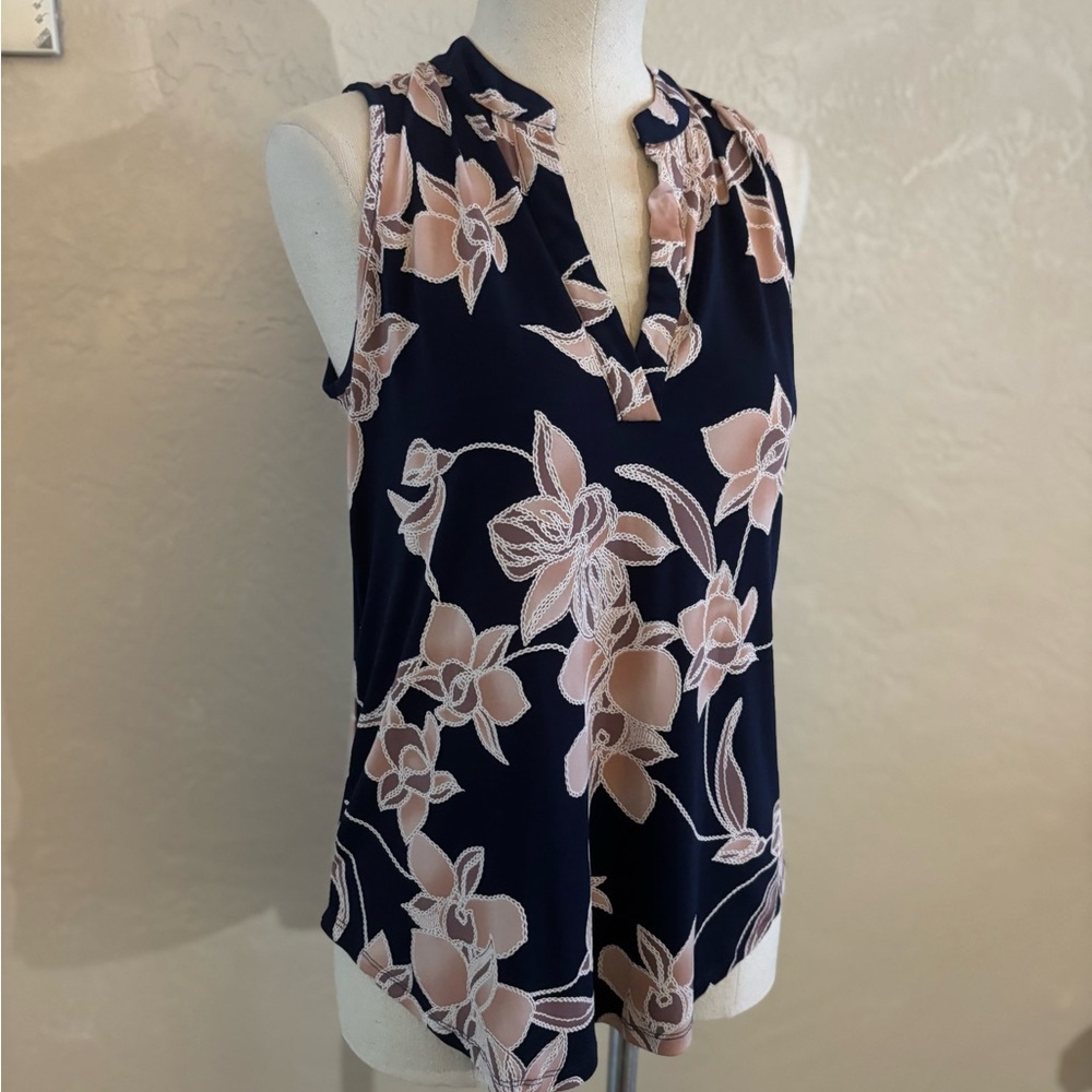 SJS Sleeveless Navy Floral V-Neck Top with Blush Floral Print Sz S